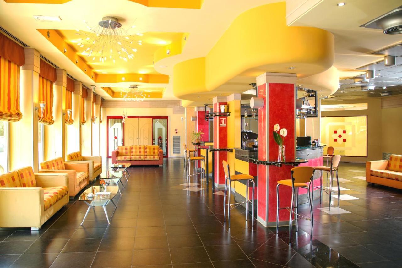 Hotel Mediterraneo Stagno Buitenkant foto
