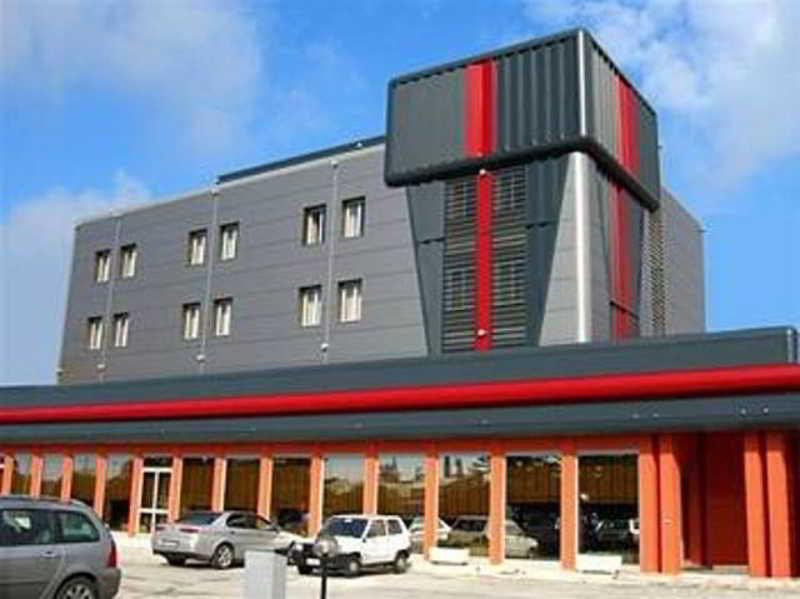 Hotel Mediterraneo Stagno Buitenkant foto