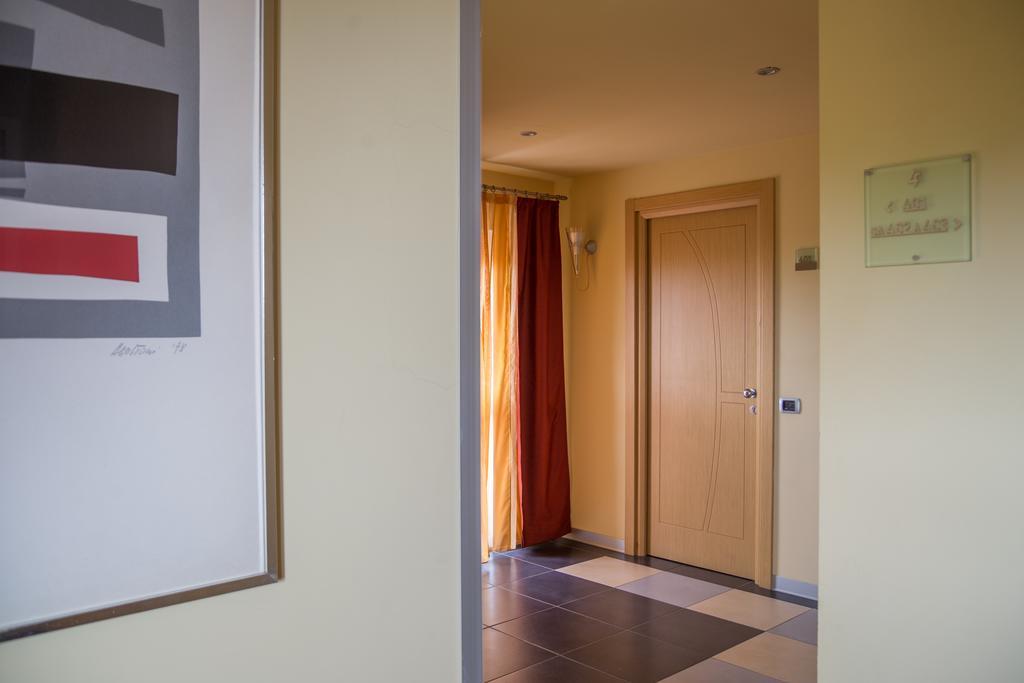 Hotel Mediterraneo Stagno Buitenkant foto