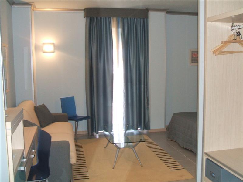 Hotel Mediterraneo Stagno Buitenkant foto